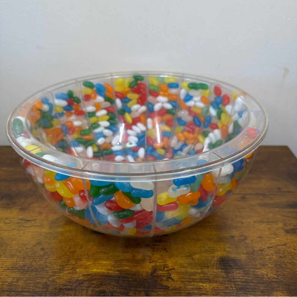 Lg Lucite Acrylic Serving/Mixing Candy
Bowl w Jelly Beans Encased Inside!
UniQue
